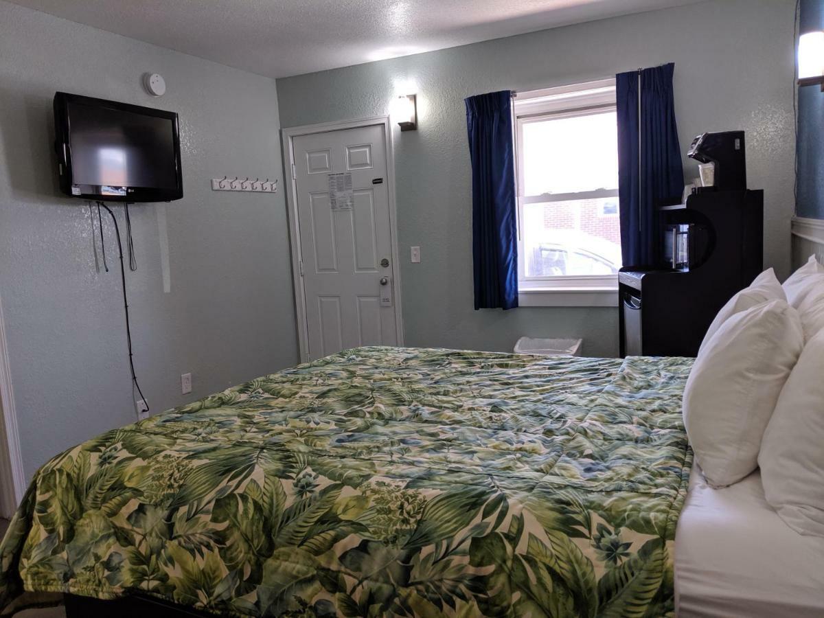 Colonial Inn ナグス・ヘッド エクステリア 写真