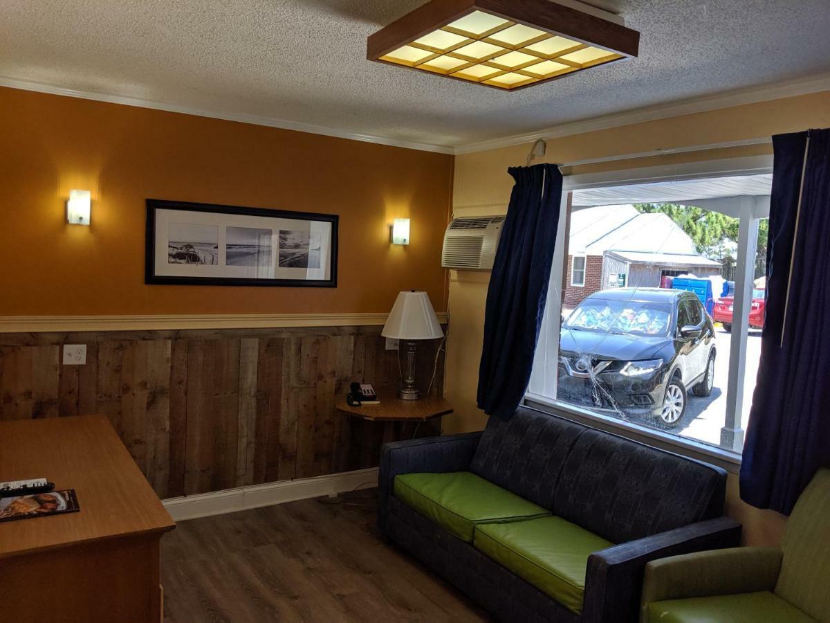 Colonial Inn ナグス・ヘッド エクステリア 写真